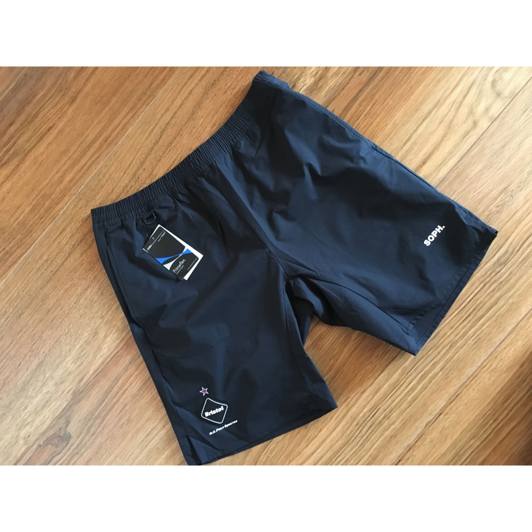 F.C.R.B.(エフシーアールビー)のFCRB ブラックS STRETCH EASY SHORTS M メンズのパンツ(ショートパンツ)の商品写真