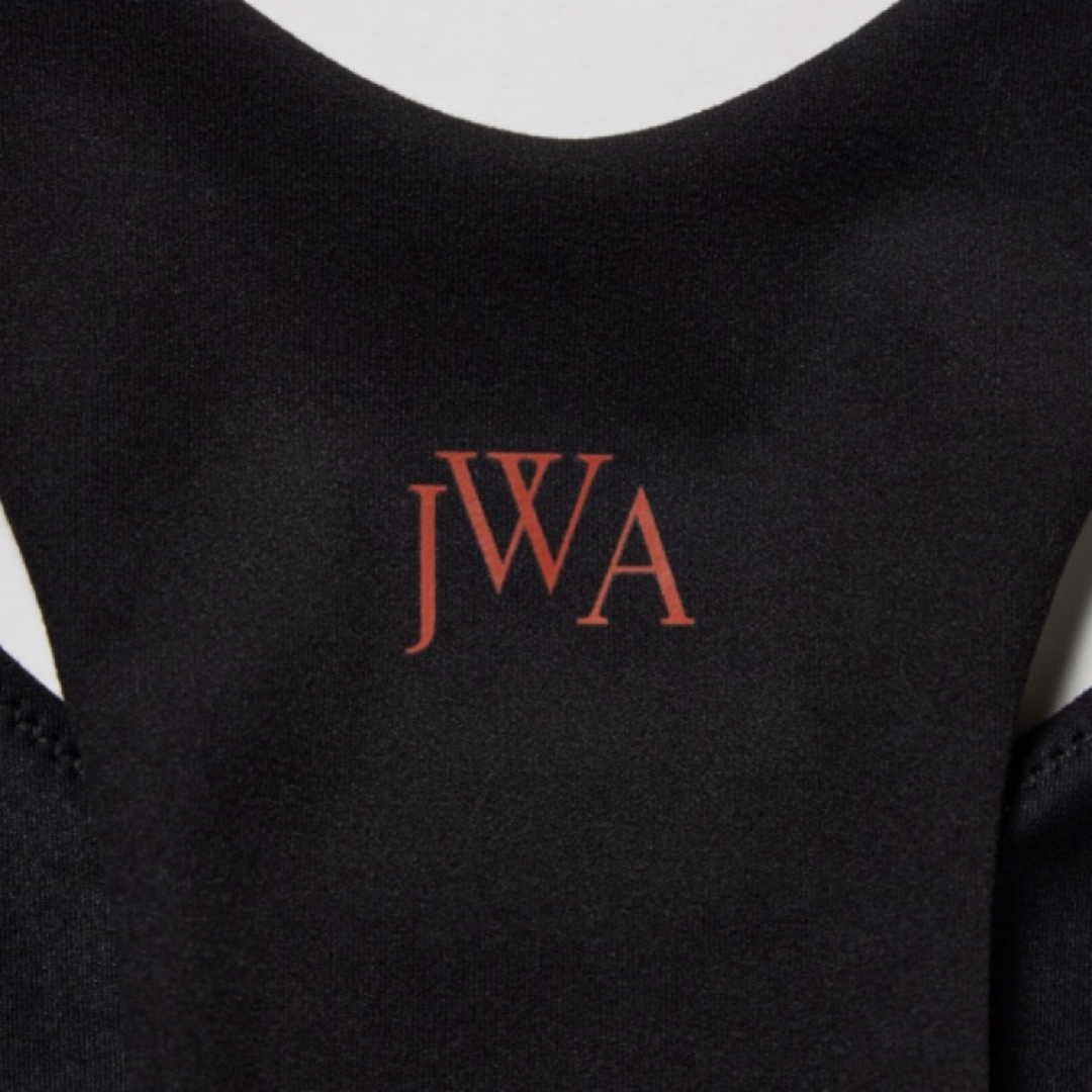 J.W.ANDERSON(ジェイダブリューアンダーソン)のユニクロ×jwanderson クロップドブラタンクトップ(ブラック)L スポーツ/アウトドアのトレーニング/エクササイズ(ヨガ)の商品写真