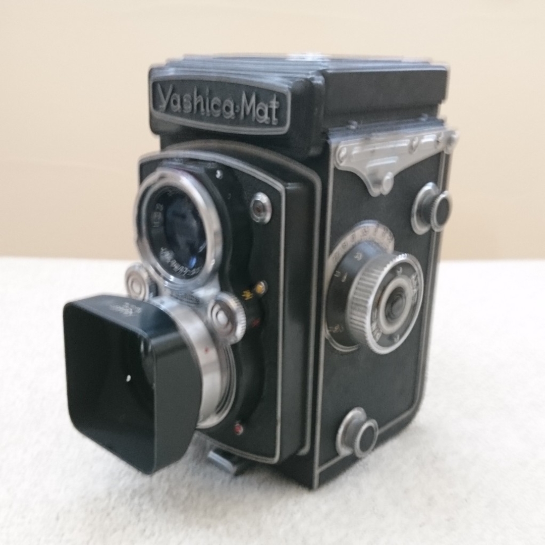 ヤシカ Yashica-Mat フード・ケース付き スマホ/家電/カメラのカメラ(フィルムカメラ)の商品写真