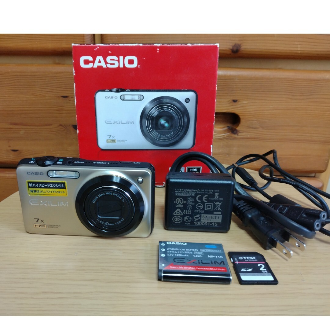 CASIO(カシオ)のCASIOEXILIM　EX-ZR15 デジタルカメラ スマホ/家電/カメラのカメラ(コンパクトデジタルカメラ)の商品写真