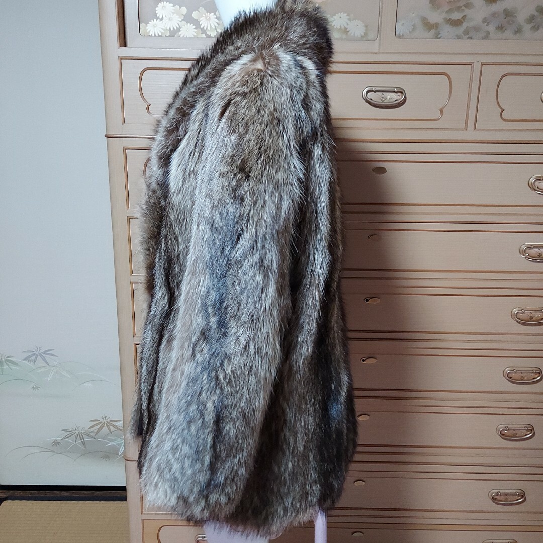 リアル  ラクーンファーコート レディースのジャケット/アウター(毛皮/ファーコート)の商品写真