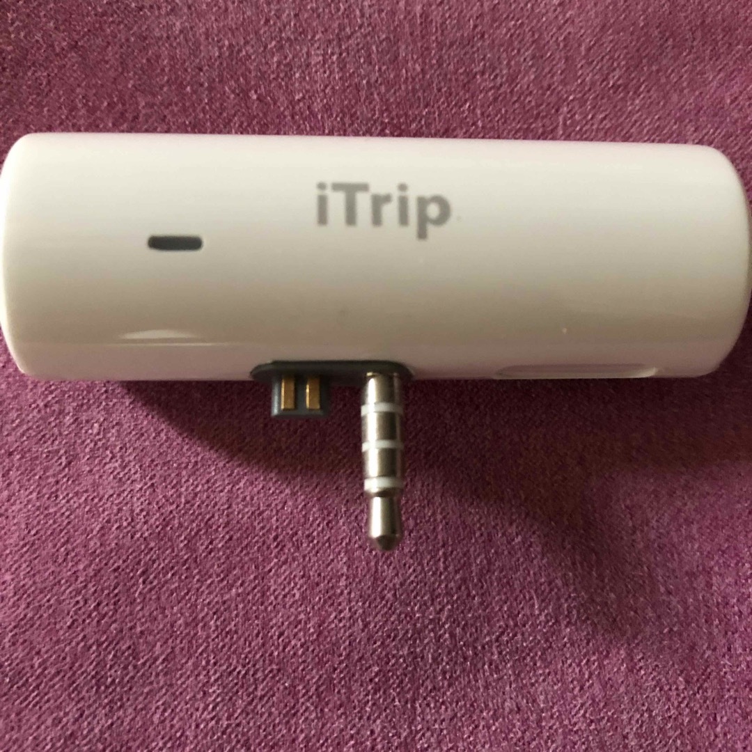 GRIFFIN(グリフィン)のGriffin iTrip2 iPod用FMデジタルトランスミッタ スマホ/家電/カメラのオーディオ機器(ポータブルプレーヤー)の商品写真