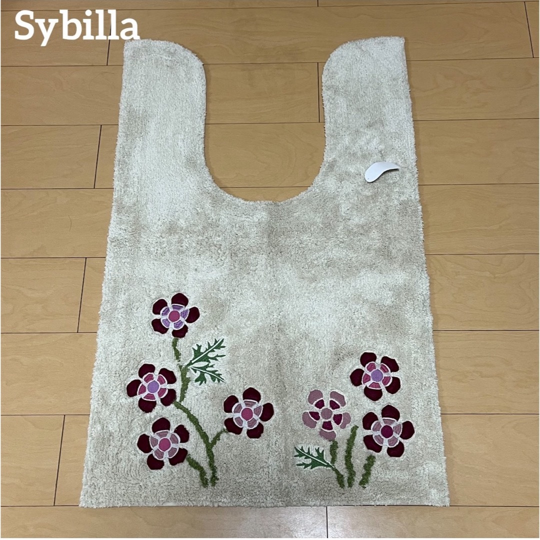 Sybilla(シビラ)のお得◎新品【Sybilla】トイレマット シビラ　アエログラフォ　約95×60 インテリア/住まい/日用品のラグ/カーペット/マット(トイレマット)の商品写真