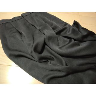 Drawer - ほぼ新品　Drawer ドゥロワー サテンタックワイドパンツ　ネイビー　36