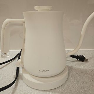 バルミューダ(BALMUDA)のBALMUDA The Pot 電気ケトル K02A-WH 0.6L(電気ケトル)