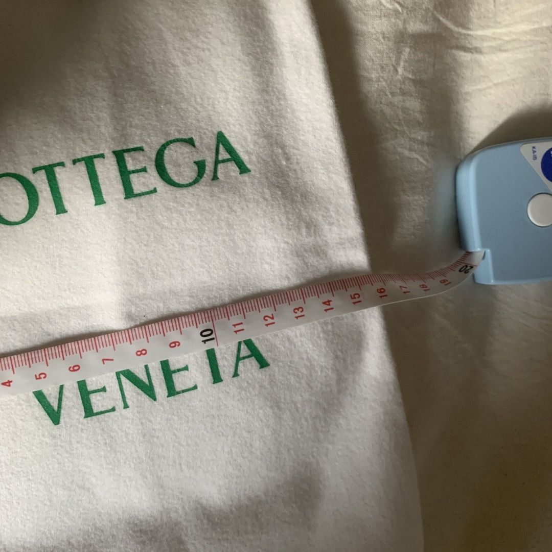 Bottega Veneta(ボッテガヴェネタ)のセールbottega venetaポーチ　保存袋　中 レディースのファッション小物(ポーチ)の商品写真