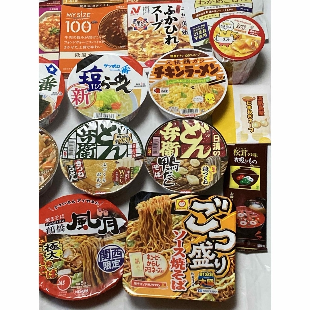 日清食品(ニッシンショクヒン)の【未開封】食品詰め合わせ！カップ麺.カレー.丼.スープ.お赤飯の素… 食品/飲料/酒の加工食品(インスタント食品)の商品写真