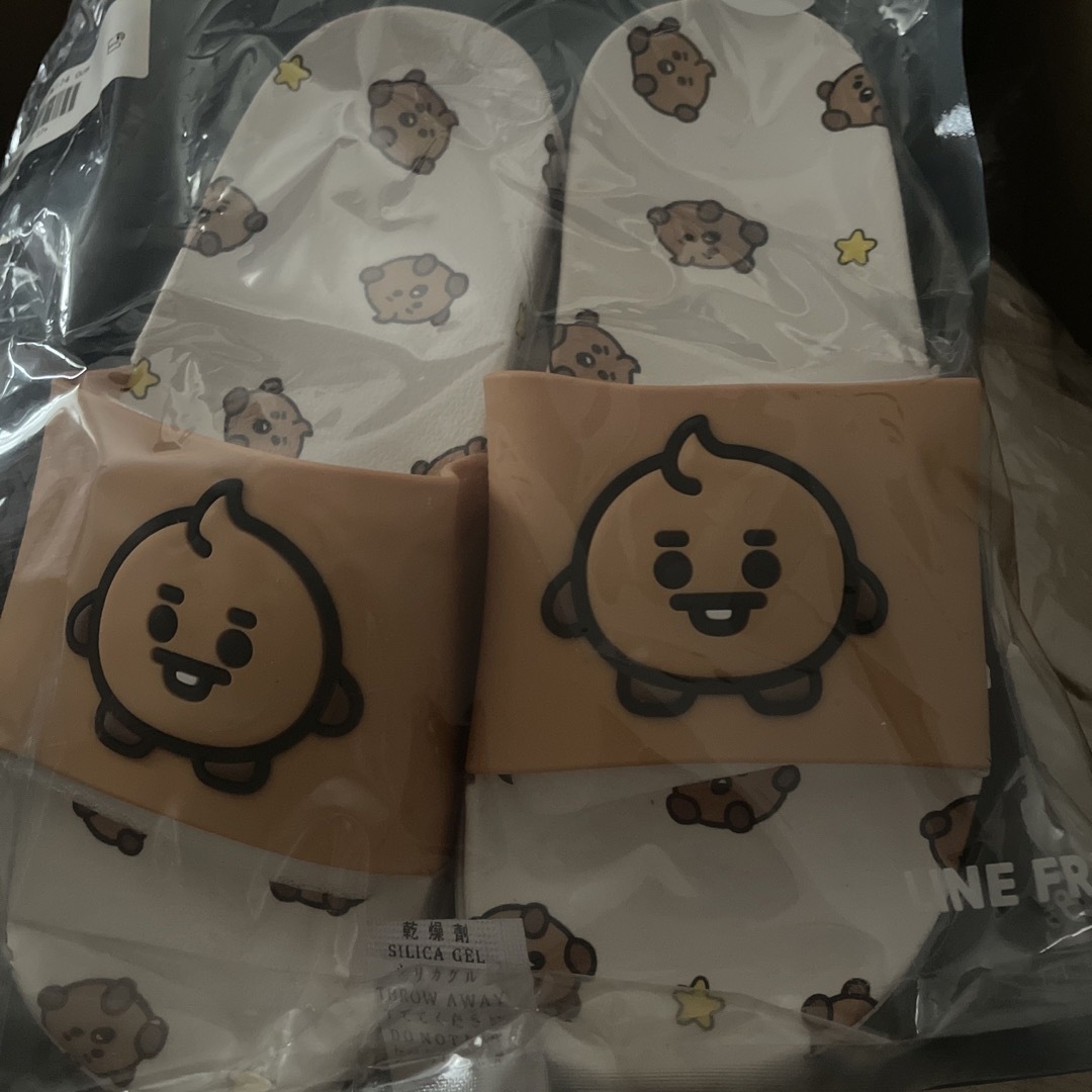 GRL(グレイル)のBT21 サンダル エンタメ/ホビーのタレントグッズ(アイドルグッズ)の商品写真