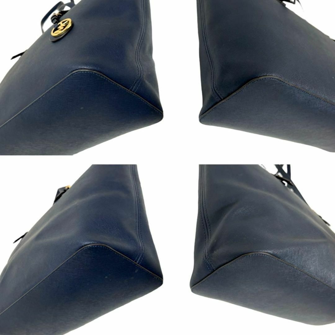 Michael Kors(マイケルコース)の美品　未使用級　マイケルコース　トートバッグ　ショルダーバッグ　A4収納可　紺 レディースのバッグ(トートバッグ)の商品写真