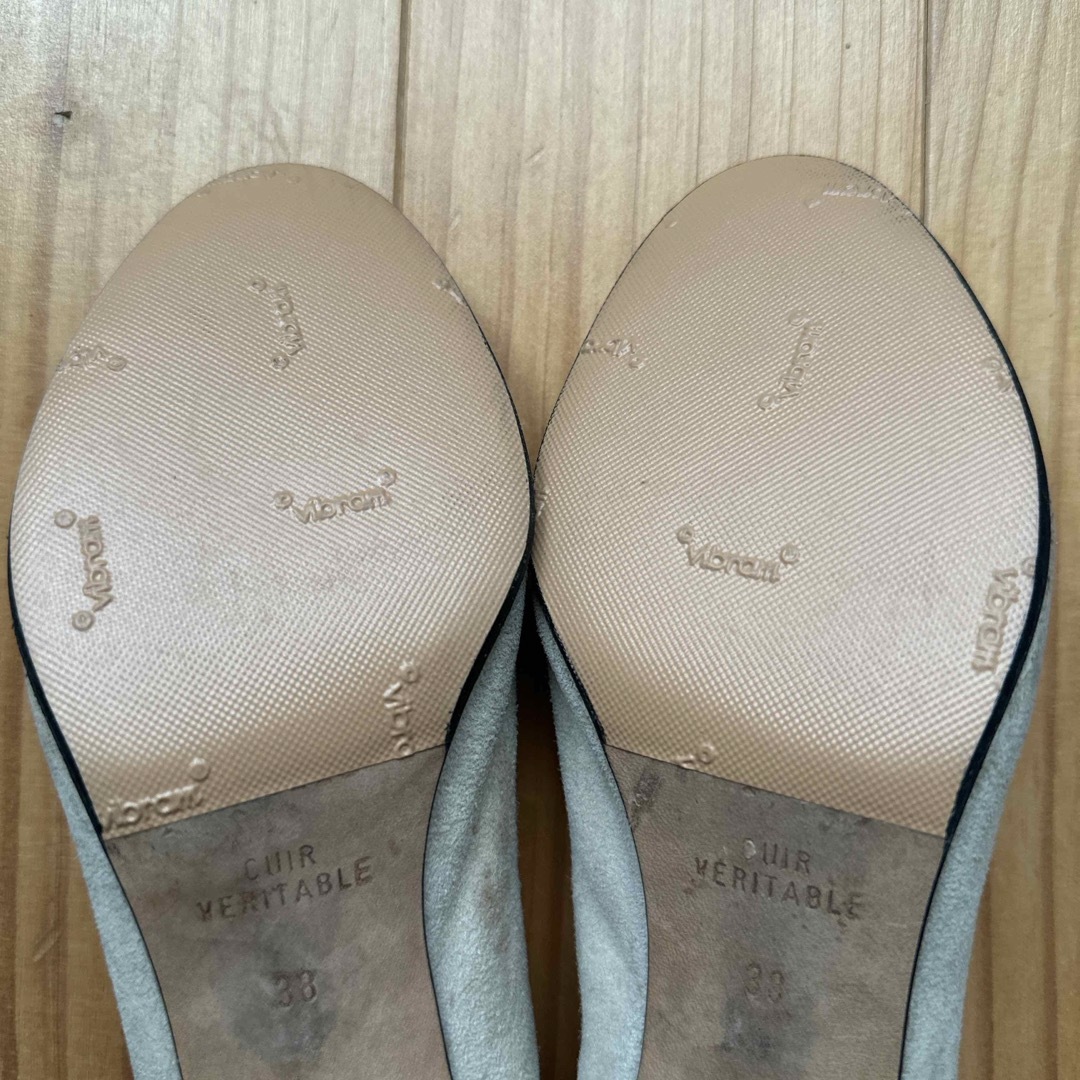 repetto(レペット)のrepetto リボン付き アーモンドトゥ ピンヒール 38 ピンクベージュ レディースの靴/シューズ(ハイヒール/パンプス)の商品写真