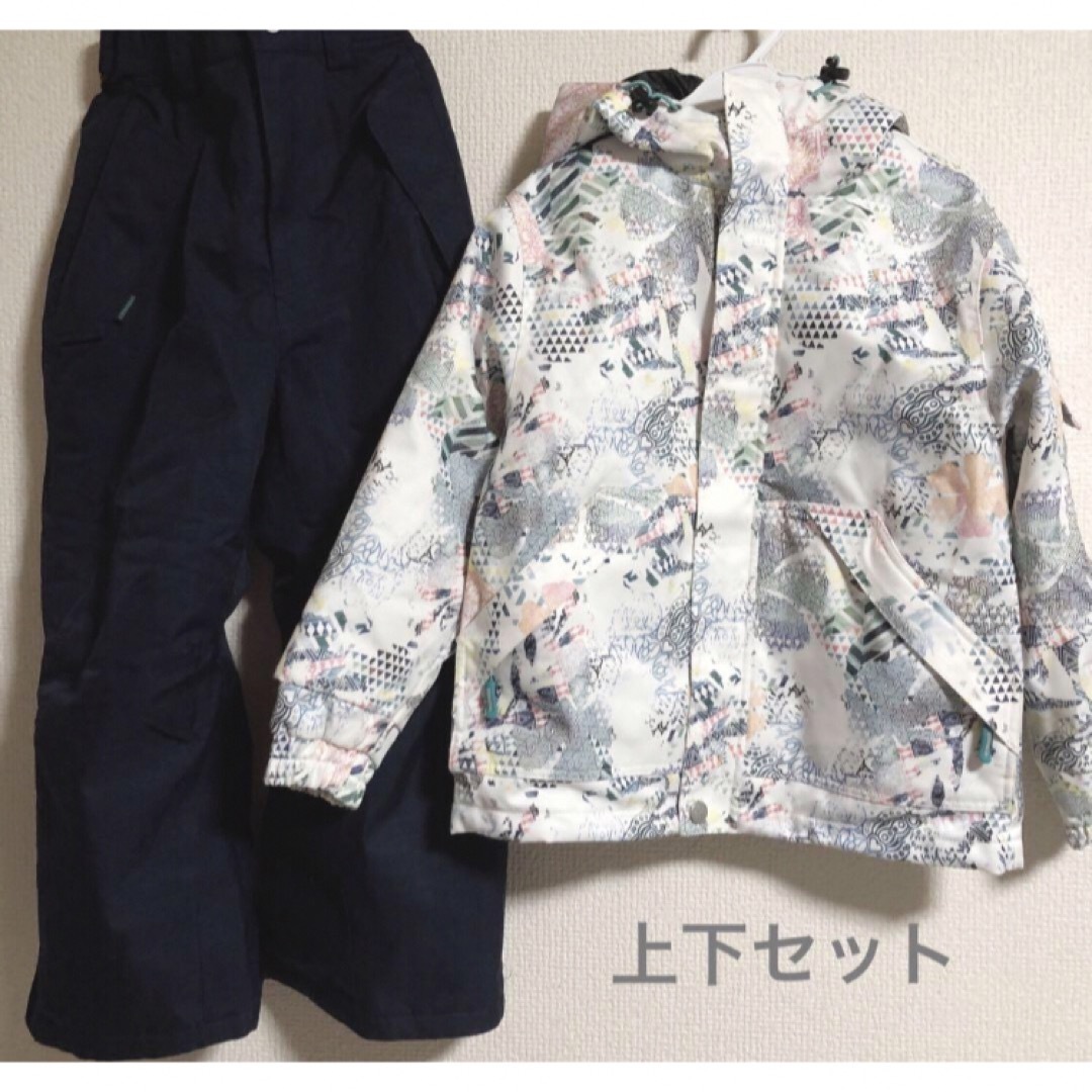 美品】ROXY スノボウェア 上下セットアップ ベージュ ピンク S 軽 美品】ROXY スノボウェア 上下セットアップ ベージュ ピンク S 軽