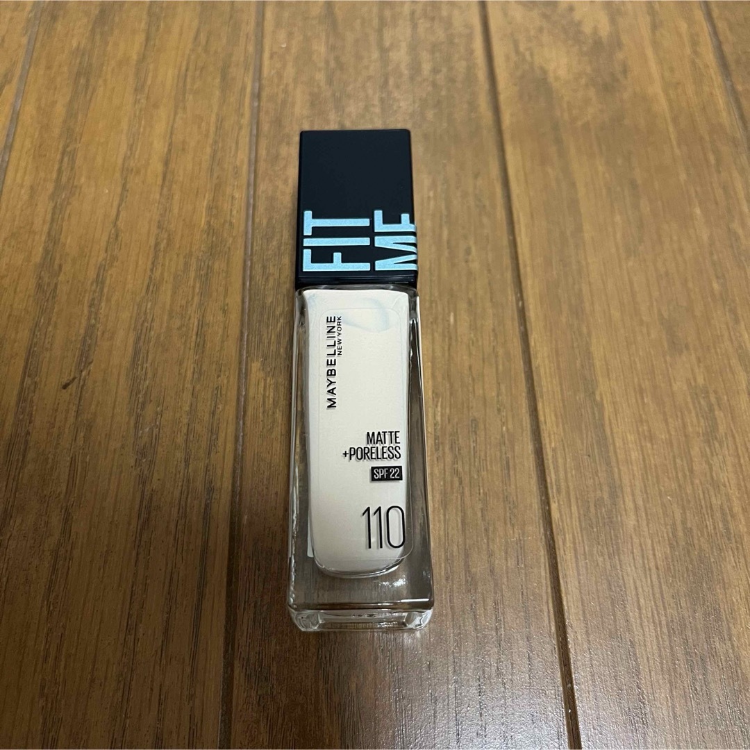 MAYBELLINE(メイベリン)のフィットミー リキッド ファンデーション R 【マット】110 明るい肌色(イエ コスメ/美容のベースメイク/化粧品(ファンデーション)の商品写真