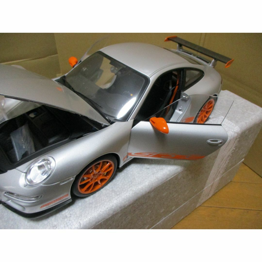 オートアート 1/12 ポルシェ 911(997) GT3 RS シルバー エンタメ/ホビーのおもちゃ/ぬいぐるみ(ミニカー)の商品写真