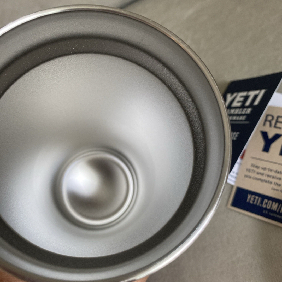 YETI(イエティ)の非売品　未使用新品　YETI イエティ　ハワイ　AREA タンブラー　20oz インテリア/住まい/日用品のキッチン/食器(タンブラー)の商品写真