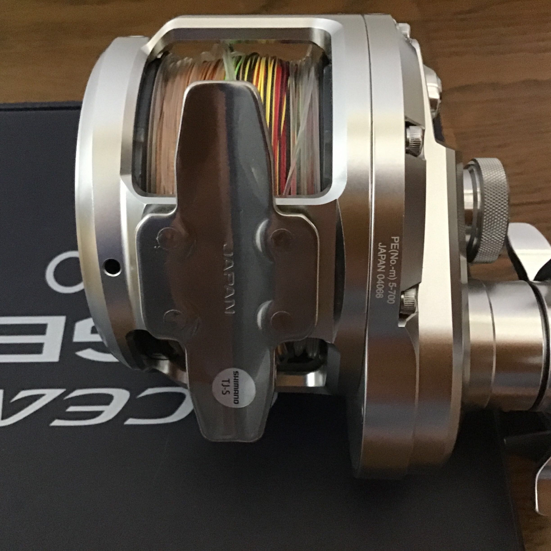 SHIMANO(シマノ)のオシアジガー4000 スポーツ/アウトドアのフィッシング(リール)の商品写真