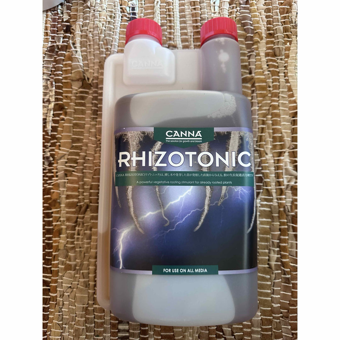 Canna Rhizotonic ニューバージョン キャナリゾトニック 1L  ハンドメイドのフラワー/ガーデン(その他)の商品写真