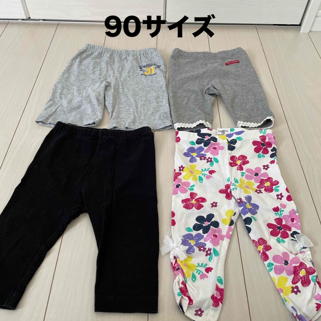 UNIQLO(ユニクロ)の90サイズレギンス　4枚セット キッズ/ベビー/マタニティのキッズ服女の子用(90cm~)(パンツ/スパッツ)の商品写真