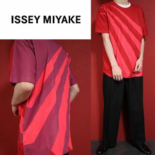 イッセイミヤケ(ISSEY MIYAKE)の【モード】ISSEY MIYAKE MEN レッド×ピンク プリーツ Tシャツ(Tシャツ/カットソー(半袖/袖なし))