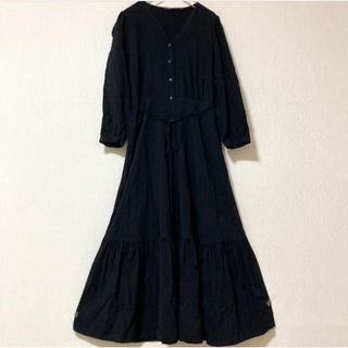 ユニクロ(UNIQLO)のてろてろレーヨンの落ち感あるひらひらロングティアードワンピース(ロングワンピース/マキシワンピース)