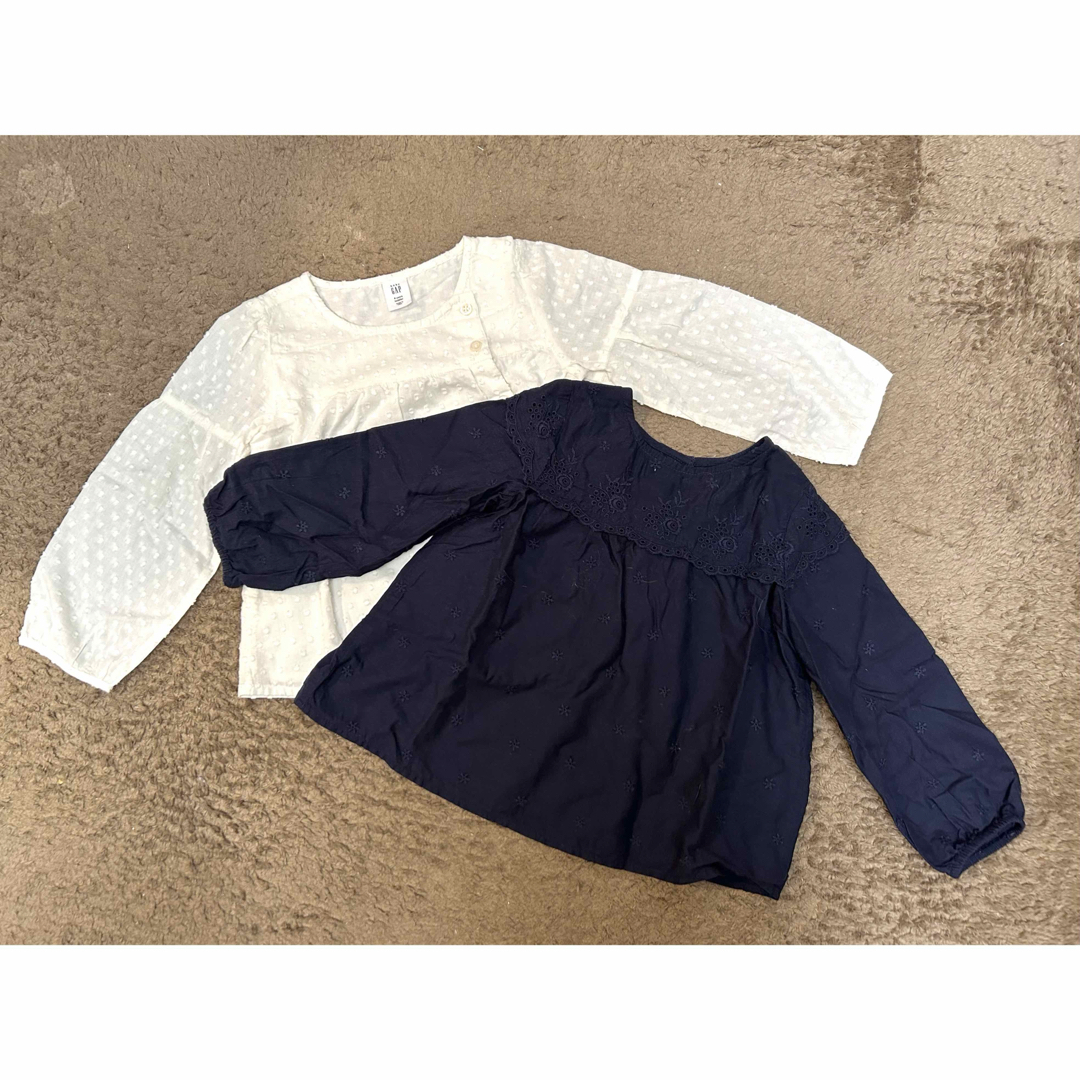 babyGAP(ベビーギャップ)のブラウス2枚セット キッズ/ベビー/マタニティのキッズ服女の子用(90cm~)(ブラウス)の商品写真