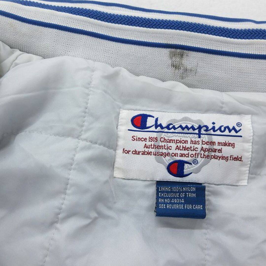 Champion(チャンピオン)のXL★古着 チャンピオン champion 長袖 ナイロン ジャケット ベンチ コート メンズ 00年代 00s ワンポイントロゴ レイカーズ ベースボール ロング丈 青 ブルー 内側キルティング 【spe】 23nov02 中古 アウター ウインドブレーカー メンズのジャケット/アウター(ダッフルコート)の商品写真