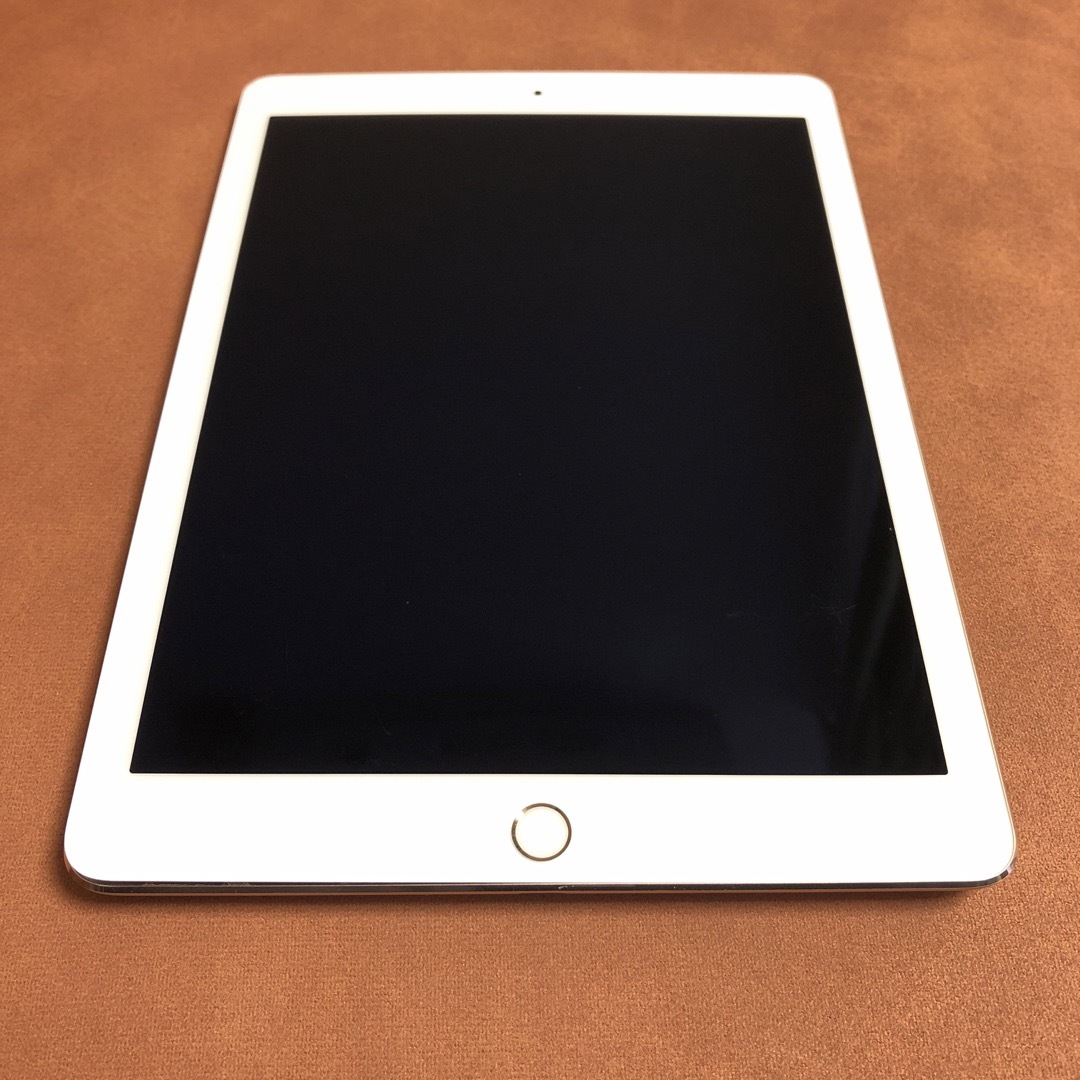 iPad(アイパッド)の電池最良好 比較的綺麗 iPad Air2 第2世代 32GB au スマホ/家電/カメラのPC/タブレット(タブレット)の商品写真