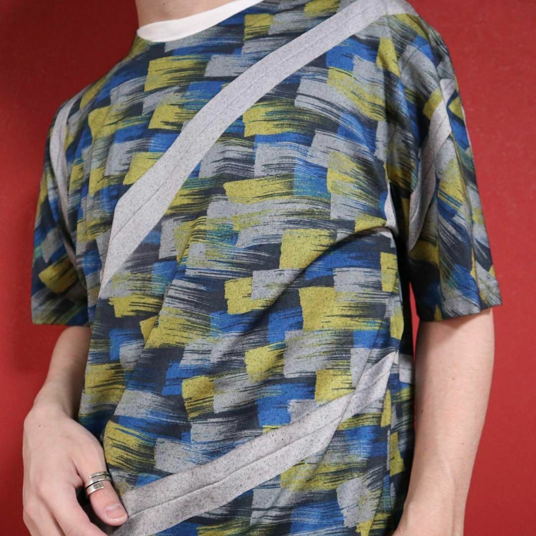 ISSEY MIYAKE(イッセイミヤケ)の【極美品】ISSEY MIYAKE MEN 斜めプリーツ 総柄デザインTシャツ メンズのトップス(Tシャツ/カットソー(半袖/袖なし))の商品写真