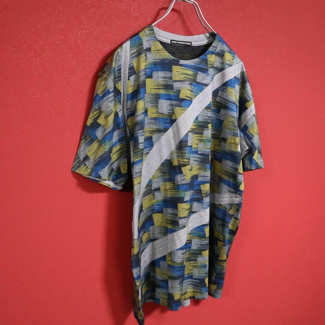 ISSEY MIYAKE(イッセイミヤケ)の【極美品】ISSEY MIYAKE MEN 斜めプリーツ 総柄デザインTシャツ メンズのトップス(Tシャツ/カットソー(半袖/袖なし))の商品写真