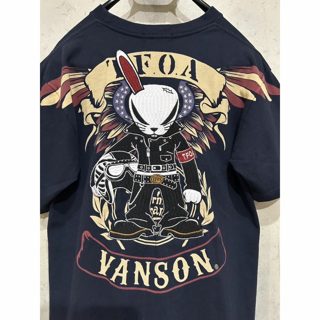 VANSON - *VANSON×T.F.O.A デスラビット 刺繍 半袖 Tシャツ VANSON - *VANSON×T.F.O.A デスラビット 刺繍 半袖 Tシャツ