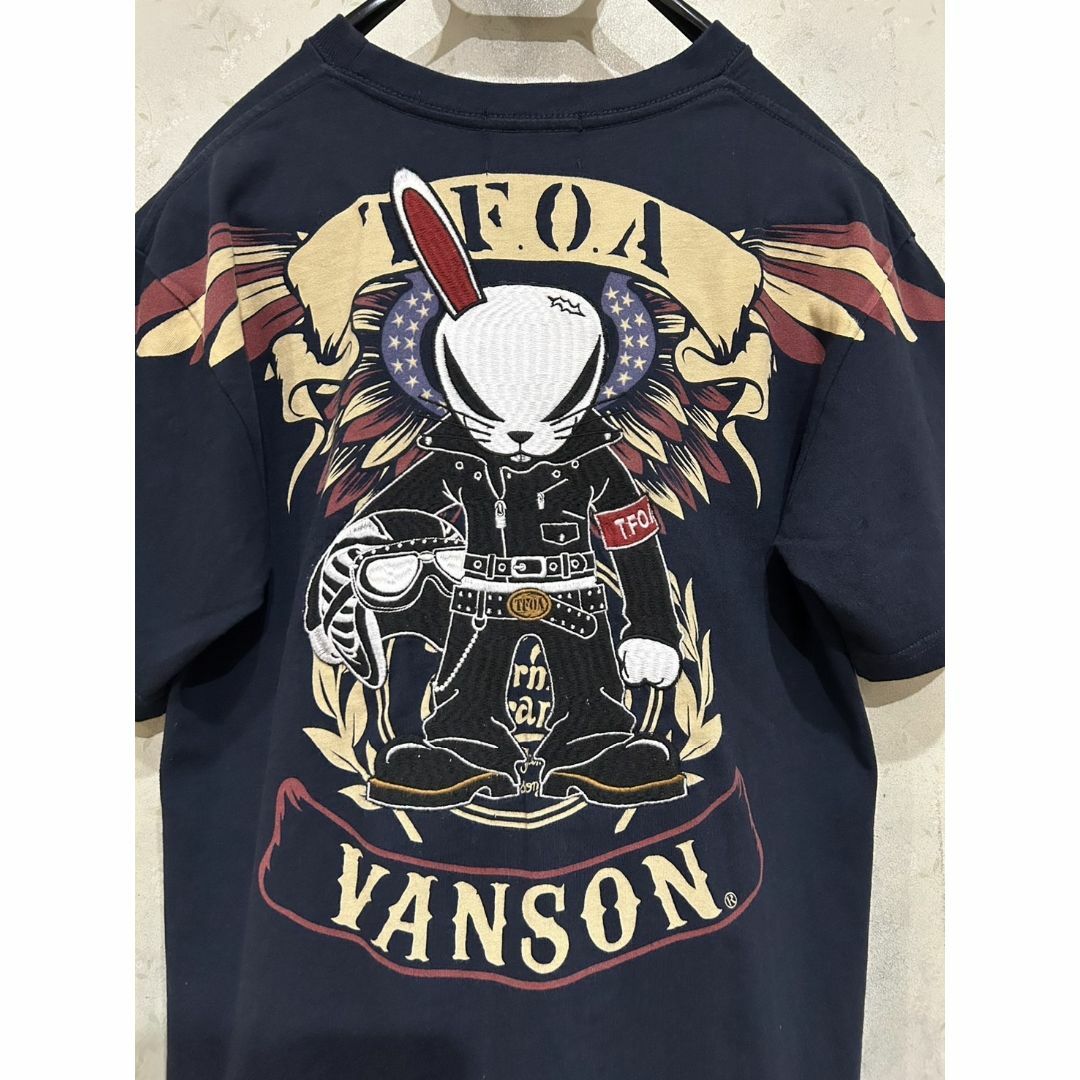 VANSON(バンソン)の＊VANSON×T.F.O.A デスラビット 刺繍 半袖 Tシャツ トップス M メンズのトップス(シャツ)の商品写真