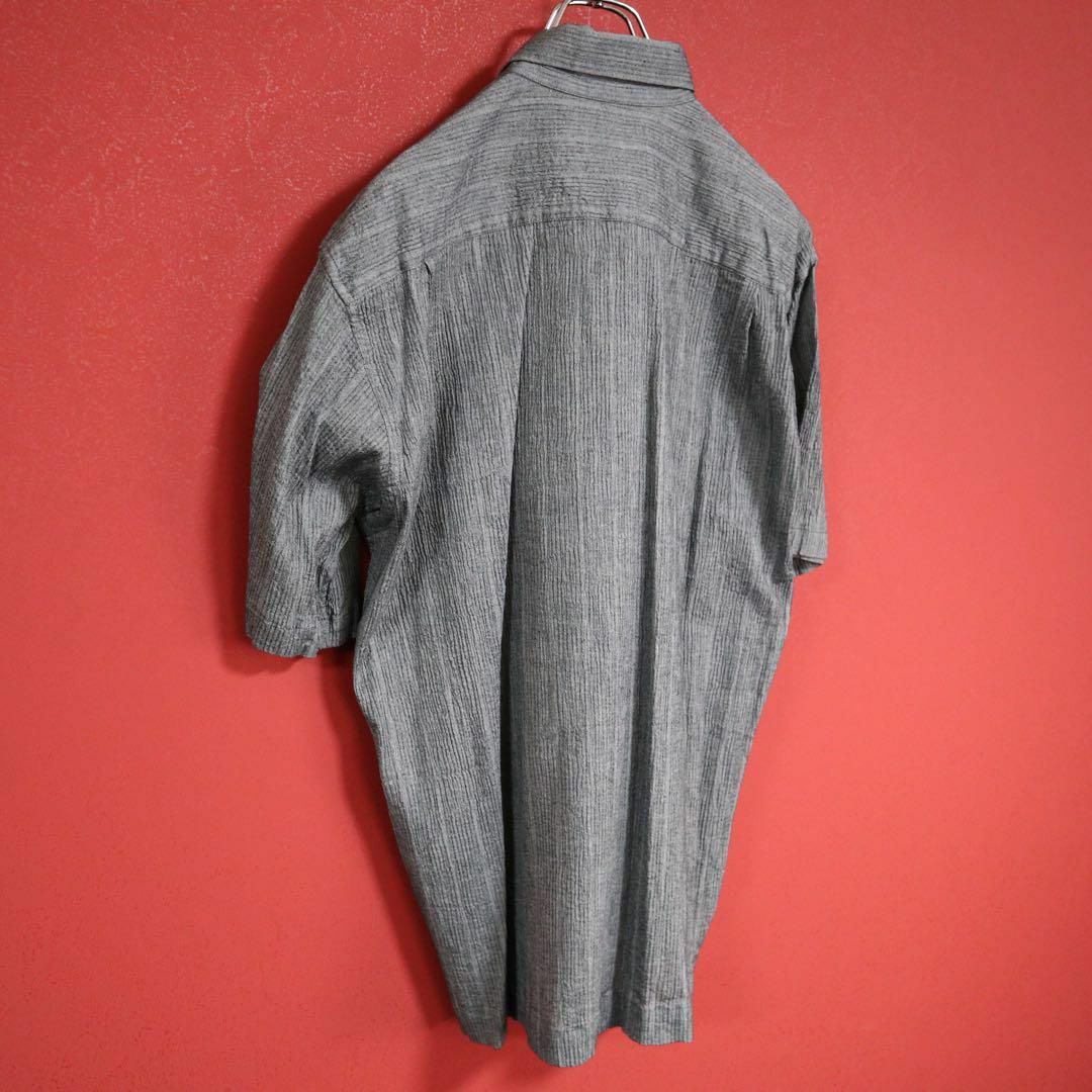 ISSEY MIYAKE(イッセイミヤケ)の【極美品】ISSEY MIYAKE MEN プリーツ シワ加工 デザイン シャツ メンズのトップス(Tシャツ/カットソー(半袖/袖なし))の商品写真