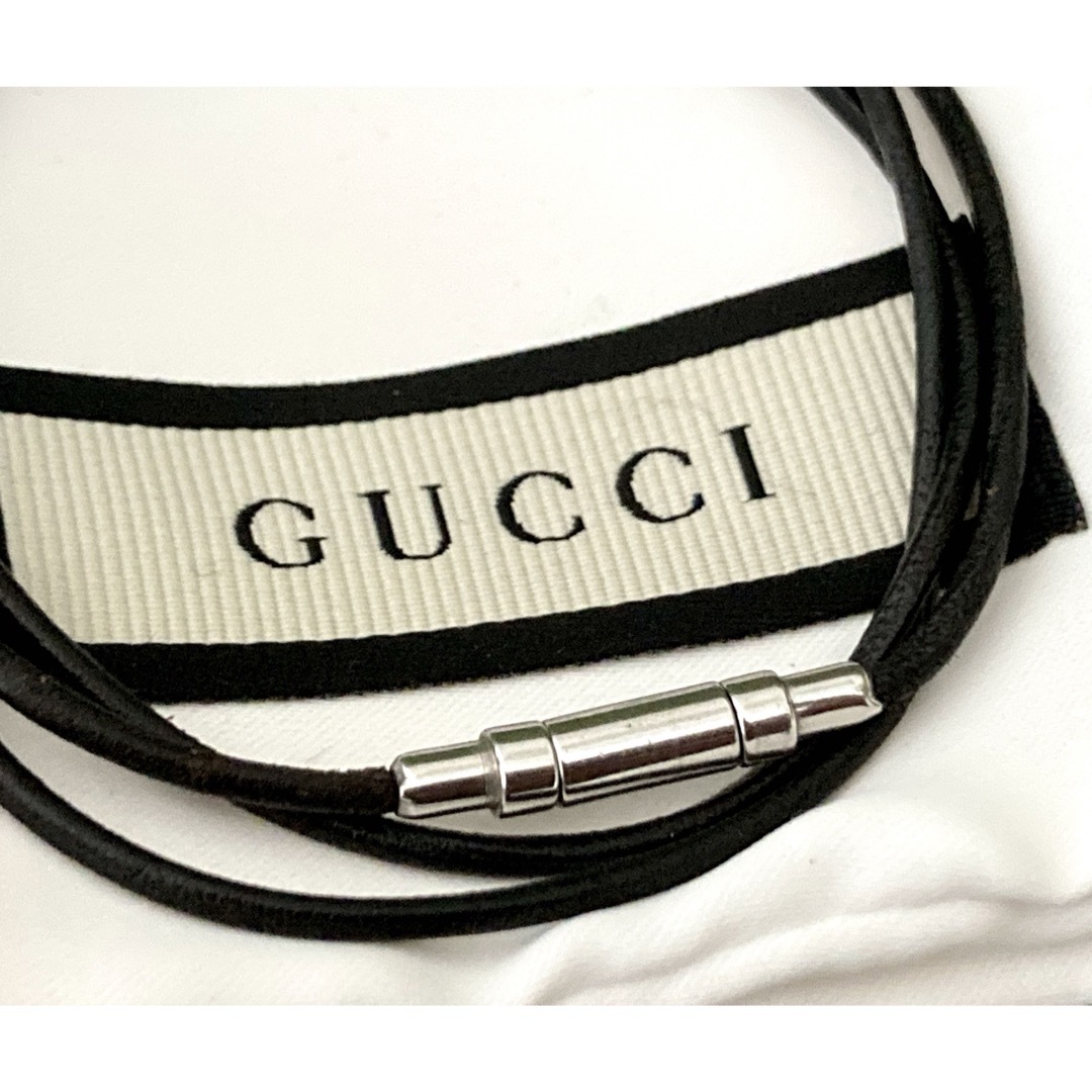 Gucci(グッチ)の正規品 グッチ レザーチョーカー/革紐/ネックレス ブラック×シルバー(50cm レディースのアクセサリー(ネックレス)の商品写真