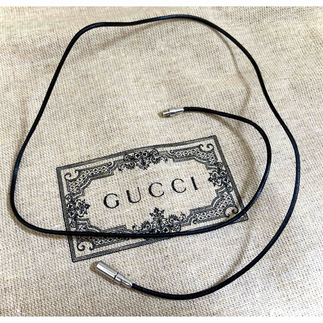 Gucci(グッチ)の正規品 グッチ レザーチョーカー/革紐/ネックレス ブラック×シルバー(50cm レディースのアクセサリー(ネックレス)の商品写真