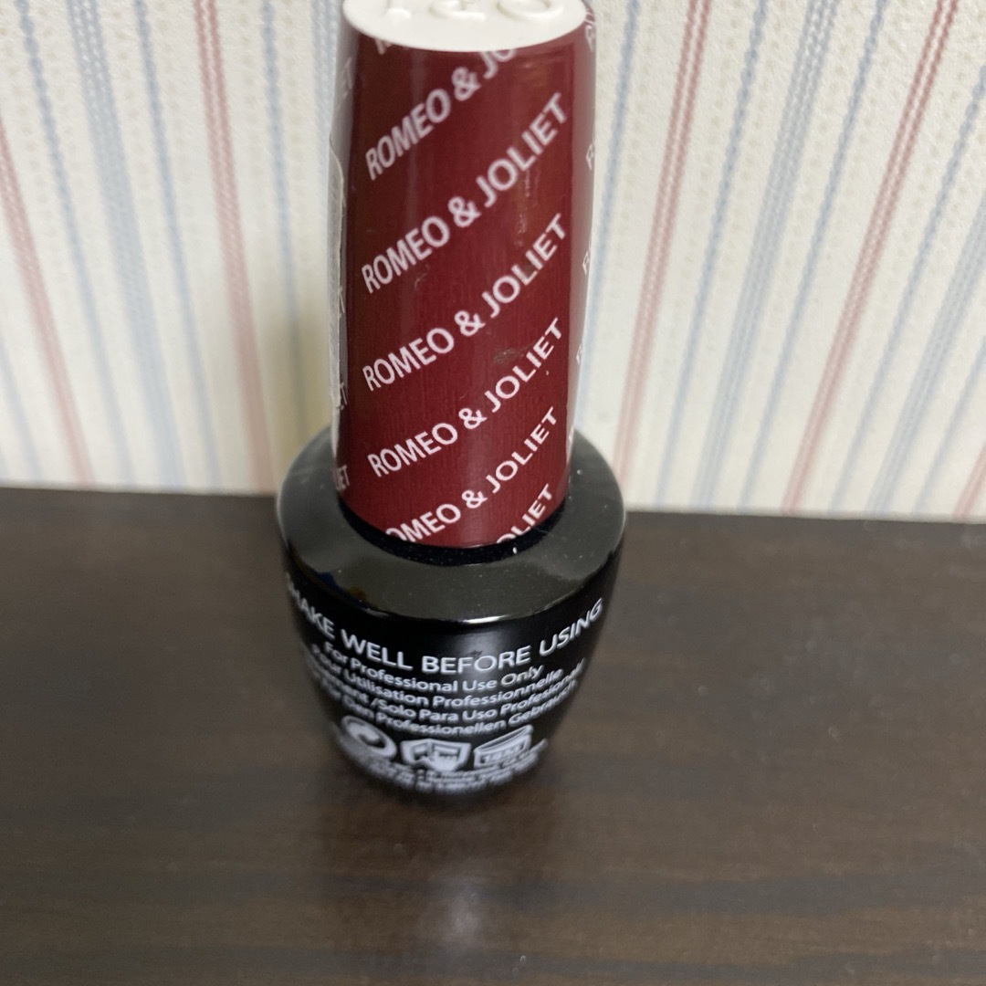 OPI(オーピーアイ)のOPI オーピーアイ　ソークオフ　カラージェル　ジェルネイル　ポリッシュ　レッド コスメ/美容のネイル(カラージェル)の商品写真