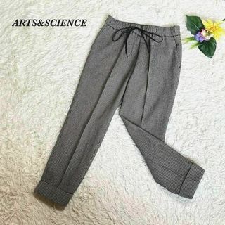 アーツアンドサイエンス(ARTS&SCIENCE)のARTS&SCIENCE easy tapered pants 千鳥柄(カジュアルパンツ)