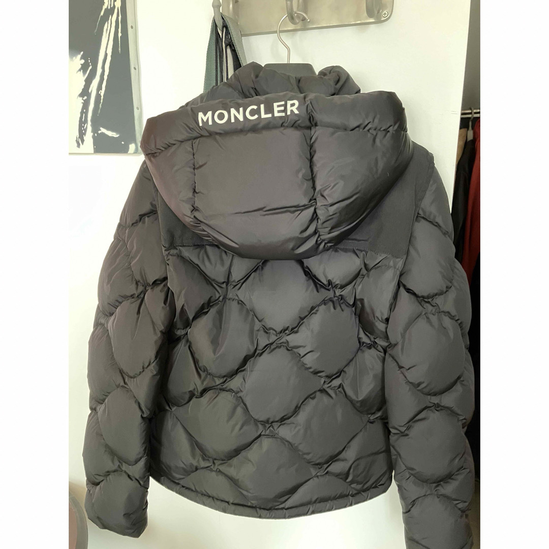 MONCLER(モンクレール)の☆値下げ☆モンクレール  アルル  MONCLER  ARLES サイズ2 メンズのジャケット/アウター(ダウンジャケット)の商品写真