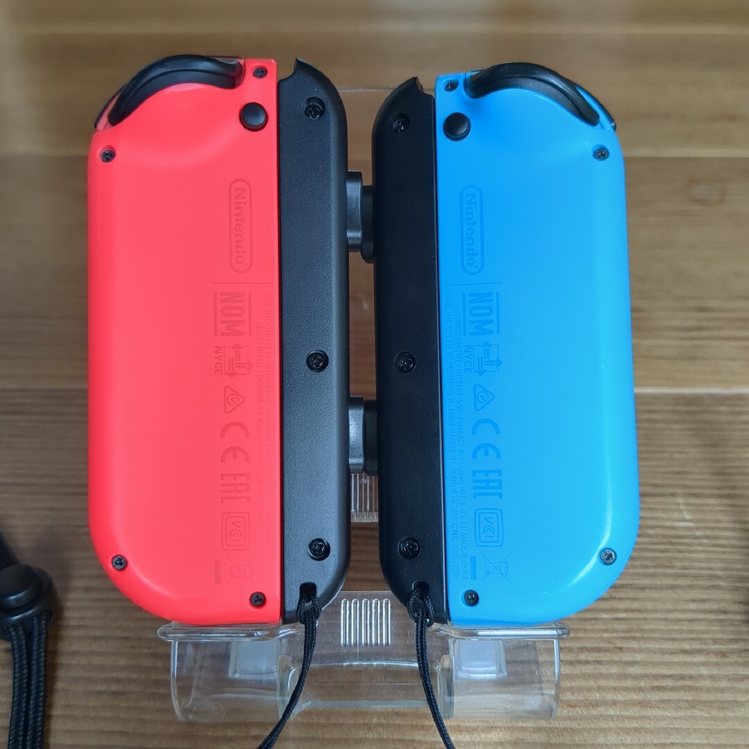 Nintendo Switch(ニンテンドースイッチ)の【中古】switch Joy-Con  L・Rセット エンタメ/ホビーのゲームソフト/ゲーム機本体(その他)の商品写真