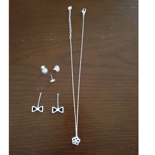 スワロフスキー(SWAROVSKI)のスワロフスキー　アクセサリー　3点セット(ネックレス)