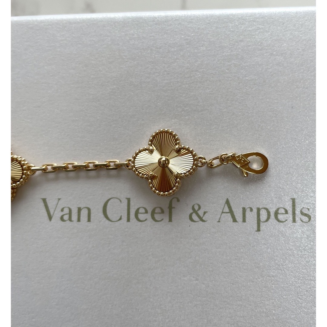 Van Cleef & Arpels(ヴァンクリーフアンドアーペル)のヴァンクリーフ＆アーペル◇ヴィンテージアルハンブラ ブレスレット ギヨシェ レディースのアクセサリー(ブレスレット/バングル)の商品写真