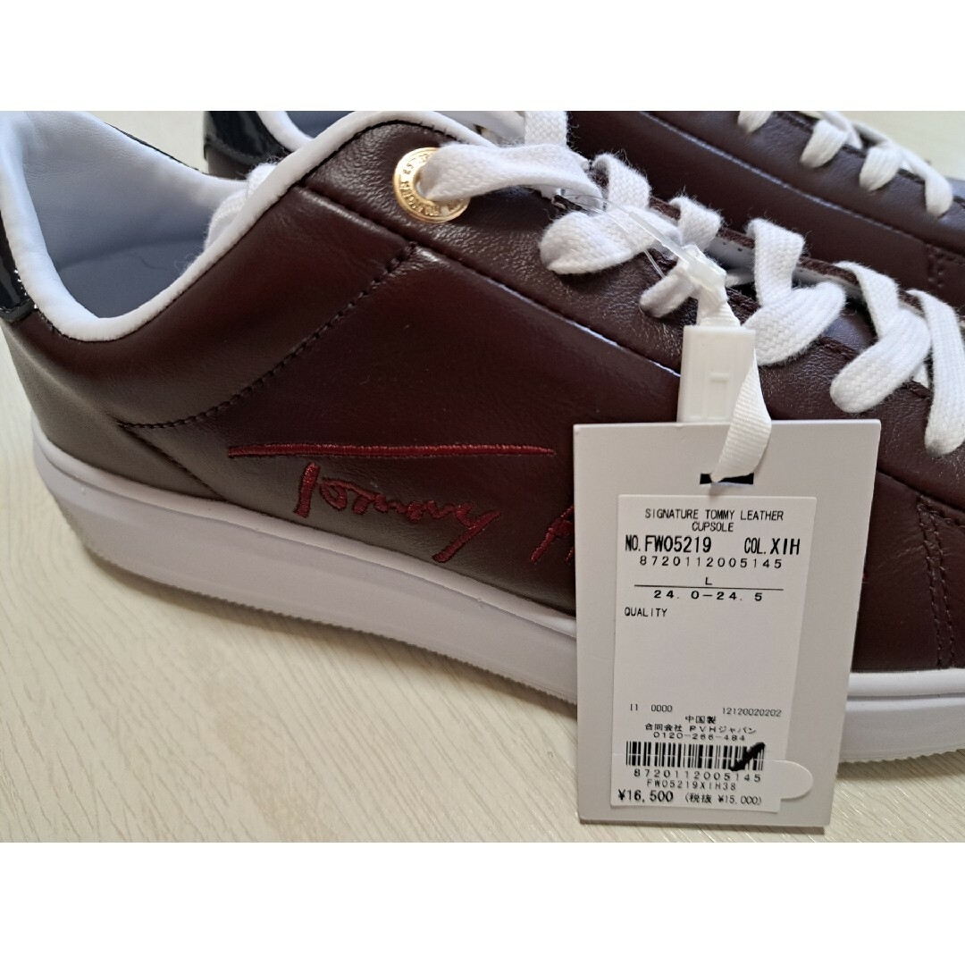 TOMMY HILFIGER(トミーヒルフィガー)のTOMMY HILFIGER　未使用　レザースニーカー　24 24.5 レディースの靴/シューズ(スニーカー)の商品写真