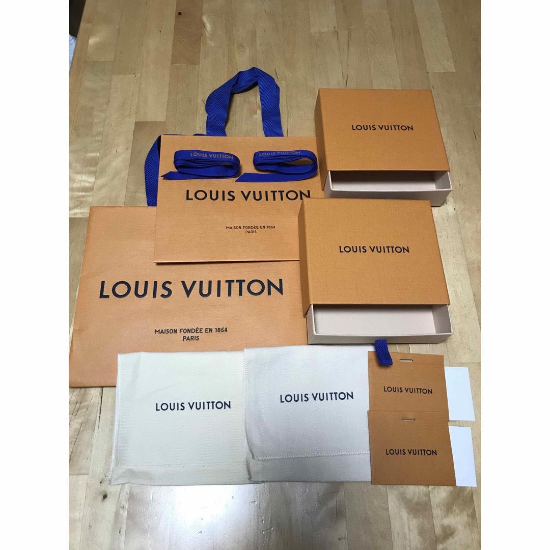 LOUIS VUITTON(ルイヴィトン)のルイヴィトン　ウォレット　ラッピング　2セット インテリア/住まい/日用品のオフィス用品(ラッピング/包装)の商品写真