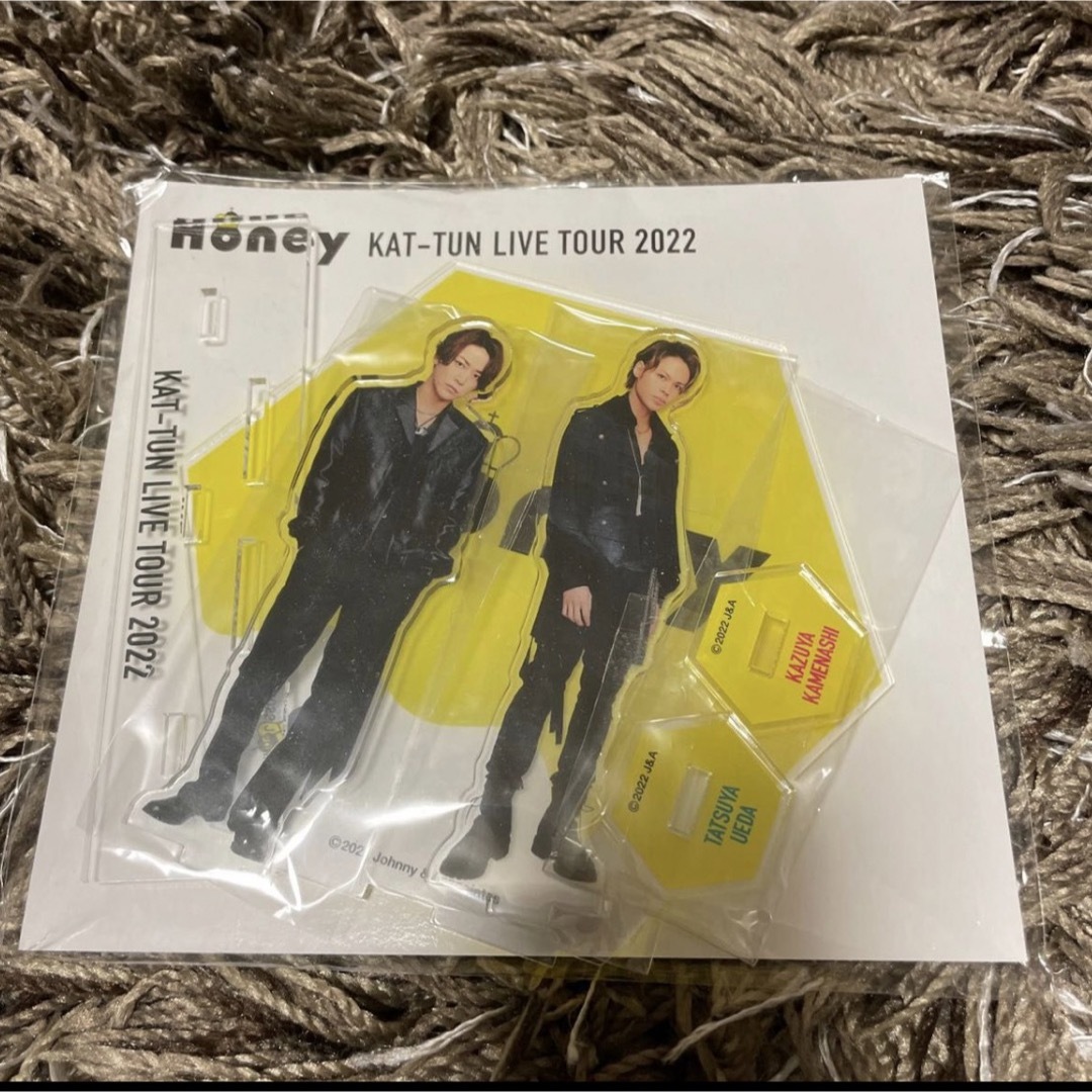 新品 KAT-TUN Honeyアクスタ2022 エンタメ/ホビーのタレントグッズ(アイドルグッズ)の商品写真