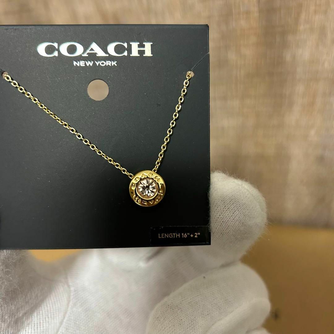 COACH(コーチ)の【新品未使用】 Coach コーチ オープンサークルストーン ネックレス　GLD レディースのアクセサリー(ネックレス)の商品写真