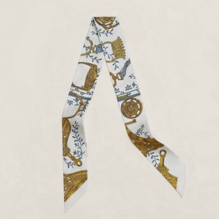 Hermes - 新品同様 エルメス カレ70 現行 ランデヴーギャラン スカーフ Hermes - 新品同様 エルメス カレ70 現行 ランデヴーギャラン スカーフ