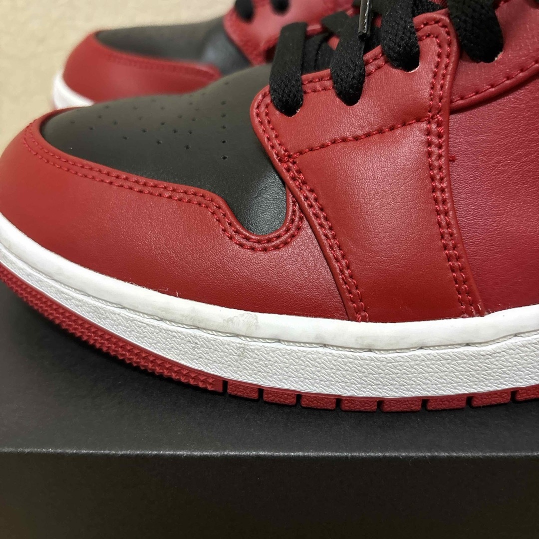 NIKE(ナイキ)のNike Air Jordan 1 Mid Reverse Bred メンズの靴/シューズ(スニーカー)の商品写真