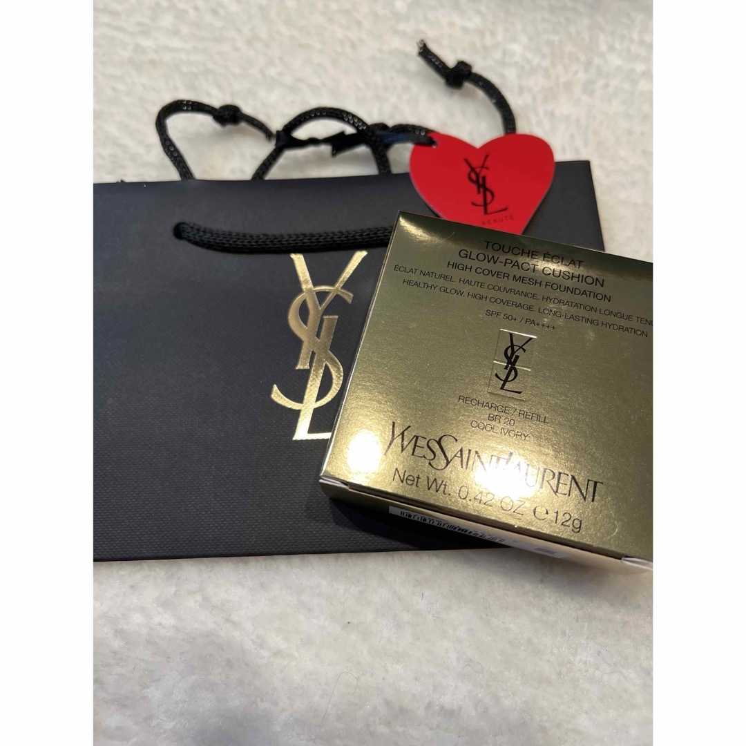 Yves Saint Laurent Beaute(イヴサンローランボーテ)のイヴ・サンローラン　ラディアント タッチ グロウパクト　BR20 レフィル コスメ/美容のベースメイク/化粧品(ファンデーション)の商品写真