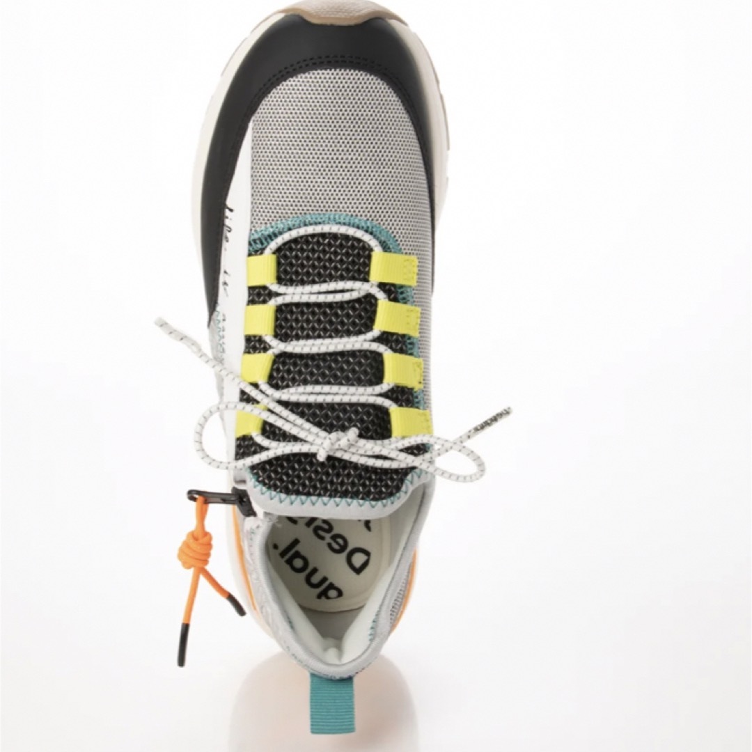 DESIGUAL(デシグアル)の新品✨タグ付き♪定価19,900円　デシグアル　お洒落　スニーカー　大特価‼️ レディースの靴/シューズ(スニーカー)の商品写真