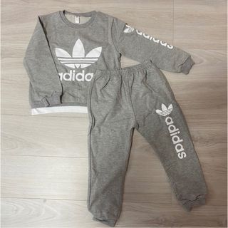 【新品】adidasセットアップ　冬にピッタリ　かわいいセットアップ暖かい素材(その他)