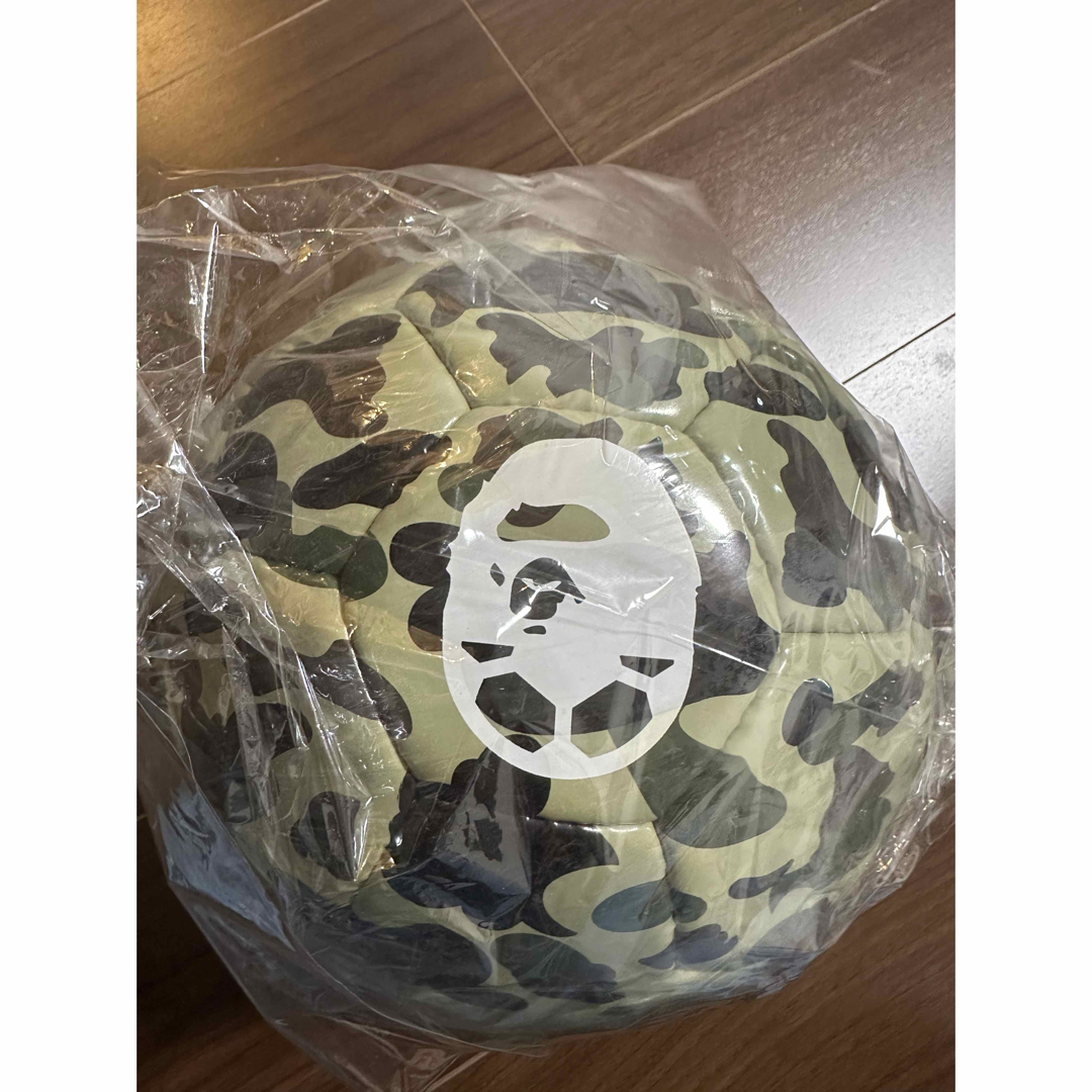 A BATHING APE(アベイシングエイプ)のsoccer ball メンズのファッション小物(その他)の商品写真