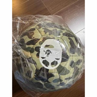 A BATHING APE - soccer ball